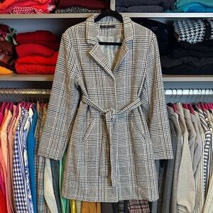 Hazel gray/white/black plaid snap closure belted coat size M